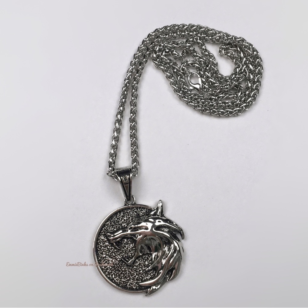 New Unisex The Witcher Silver Wolf Medallion Pendant Necklace - Picture 5 of 9